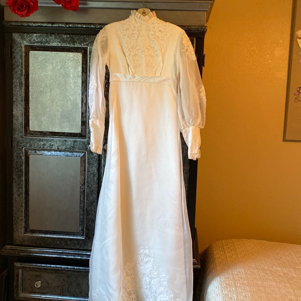 Vintage Wedding Dress - Perfect Halloween Costume!